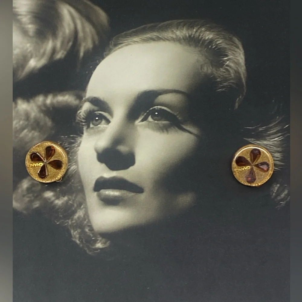 Chanel Vintage Lucite Amber Four Leaf Clip On Earrings - Picture 2 of 16